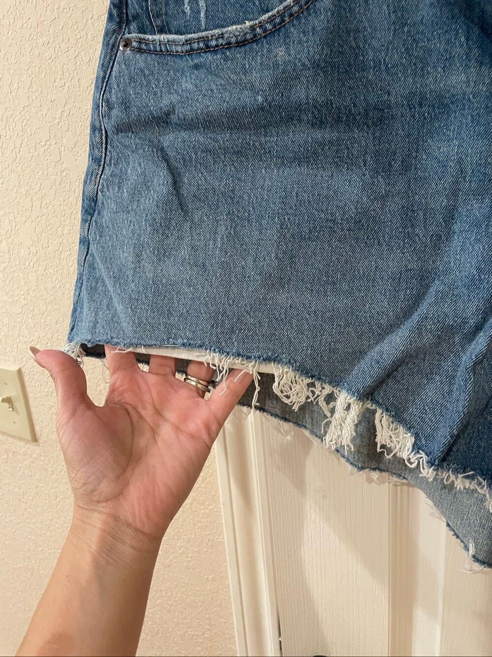 Abercrombie and Fitch 90s cutoff high rise denim shorts plus size 34 - Picture 5 of 8